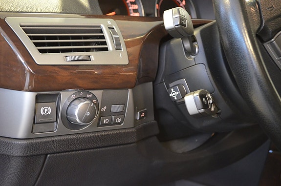BMW 730 11 of 26