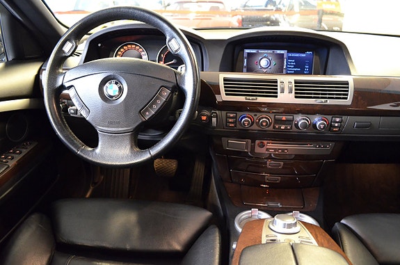 BMW 730 3 of 5