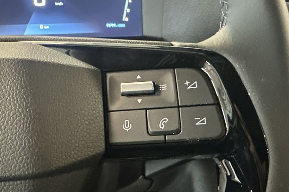 Peugeot e-Expert 8 of 13