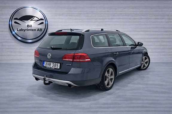 Volkswagen Passat Alltrack 2 of 5
