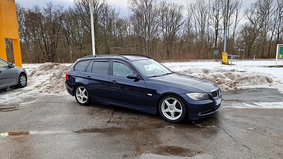 BMW 325i