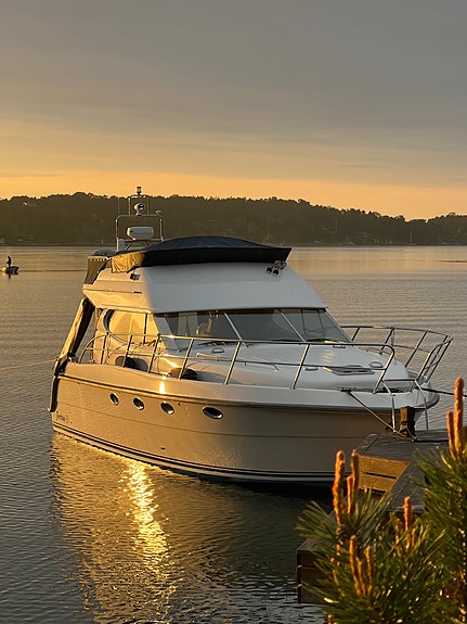 Forbina 40 FLY, 2x Volvo Penta KAD-44, full teak 3 of 5