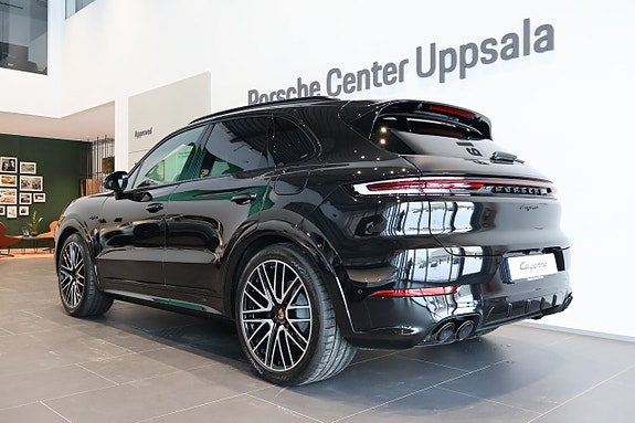 Porsche Cayenne 3 of 10