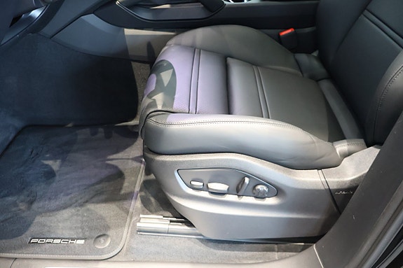 Porsche Cayenne 7 of 10