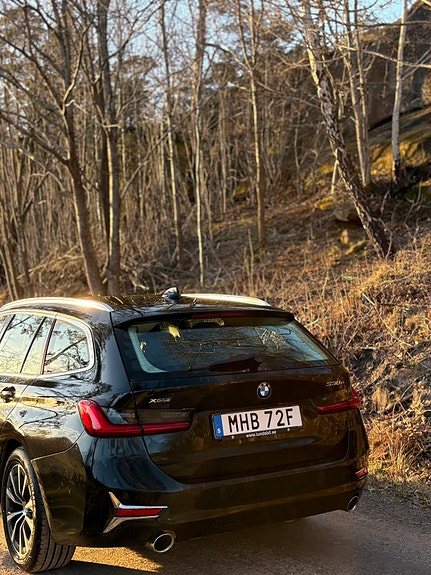 BMW 330e 5 of 5