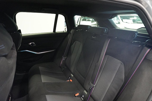 BMW 330e 18 of 22