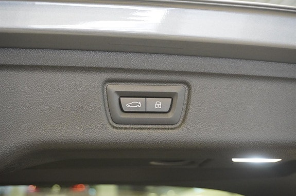 BMW 330e 22 of 22
