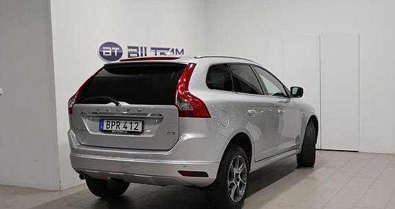 Volvo XC60 2 of 5