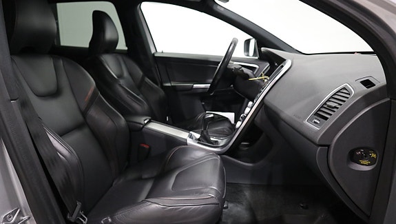 Volvo XC60 8 of 13