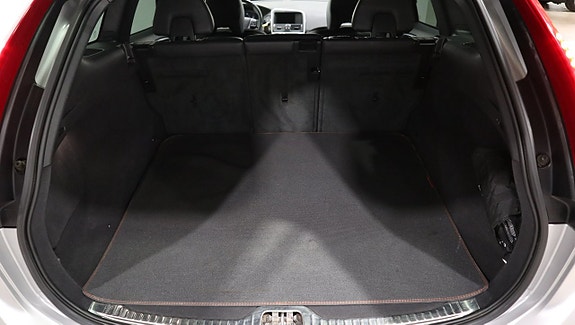 Volvo XC60 10 of 13