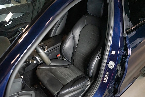 Mercedes-Benz C300 e 15 of 19