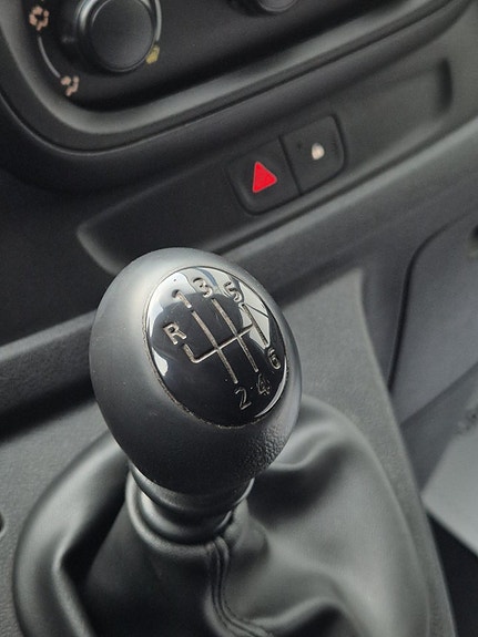 Renault Trafic 23 of 26