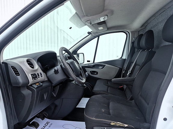 Renault Trafic 16 of 26