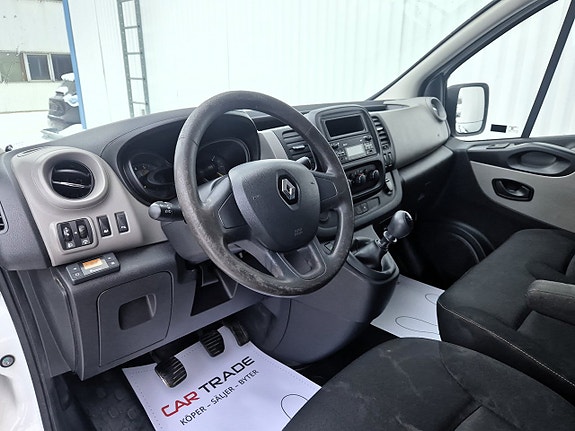 Renault Trafic 19 of 26