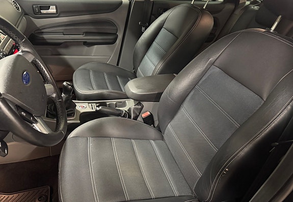 Ford Focus 15 of 17