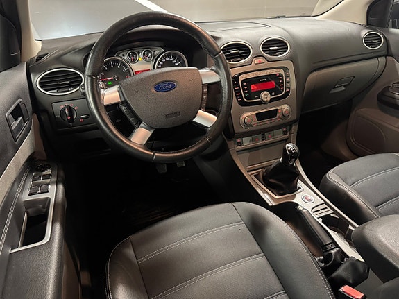 Ford Focus 9 of 17