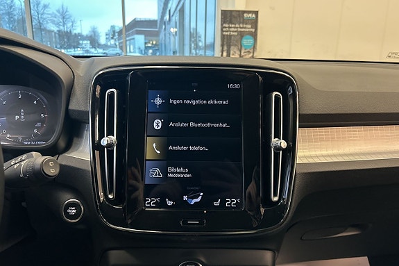 Volvo XC40 14 of 24
