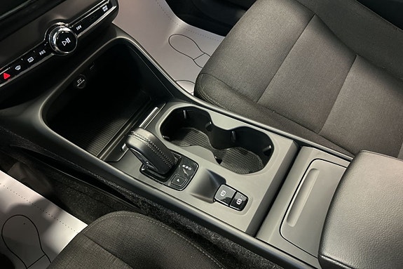 Volvo XC40 18 of 24