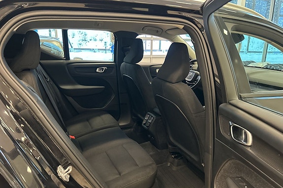 Volvo XC40 10 of 24