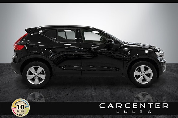 Volvo XC40 2 of 24