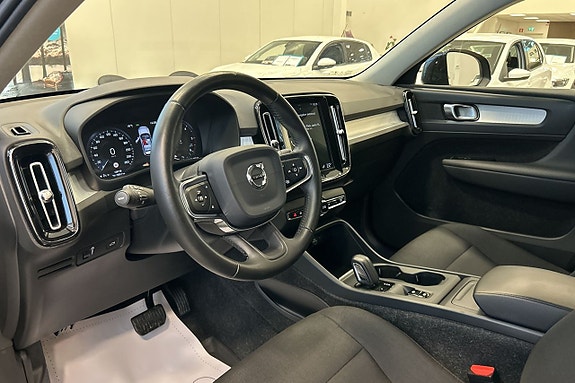 Volvo XC40 5 of 24