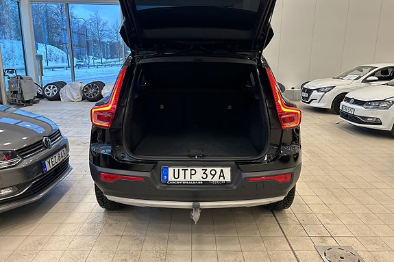 Volvo XC40 12 of 24