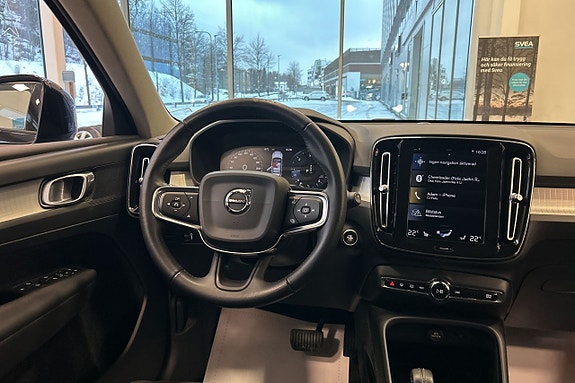 Volvo XC40 6 of 24