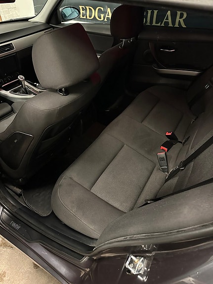 BMW 320 15 of 17