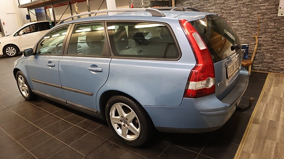 Volvo V50 4 of 6