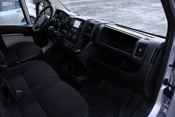 Peugeot Boxer 8 of 16