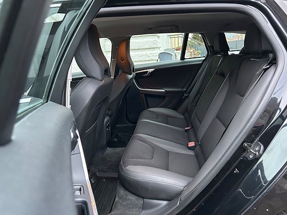Volvo V60 20 of 30