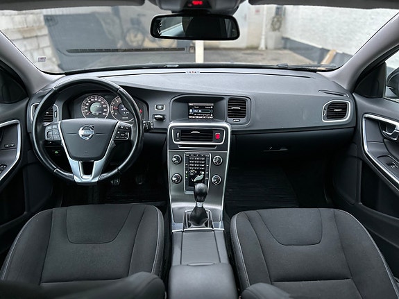 Volvo V60 23 of 30