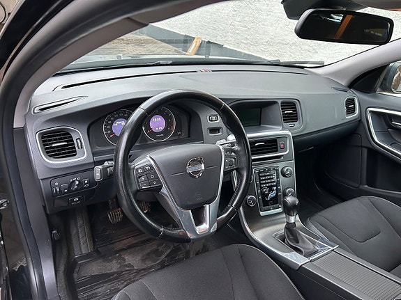 Volvo V60 16 of 30