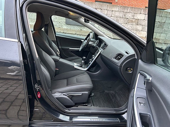 Volvo V60 17 of 30