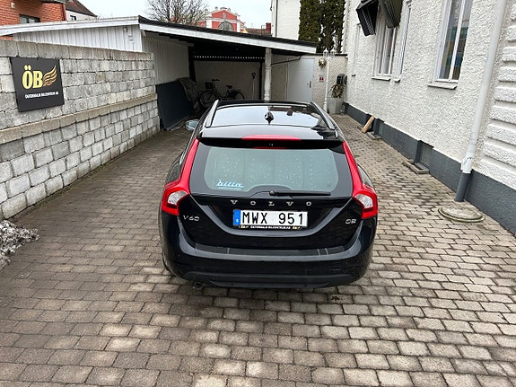 Volvo V60 11 of 30