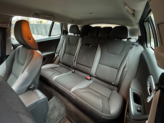 Volvo V60 22 of 30