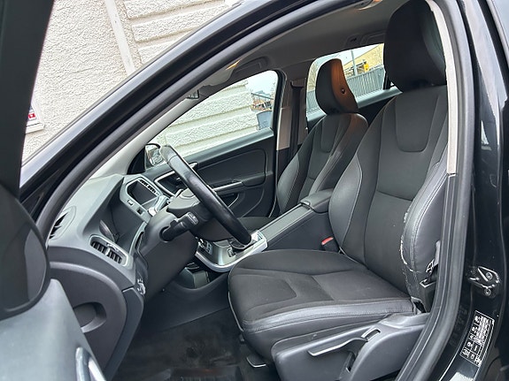 Volvo V60 15 of 30