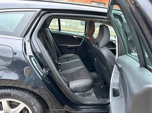 Volvo V60 21 of 30