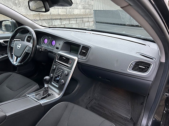 Volvo V60 19 of 30