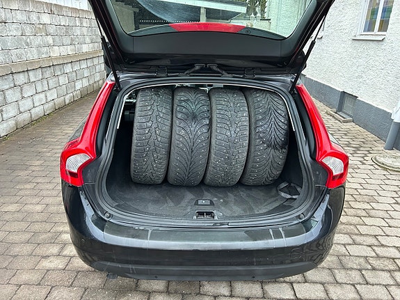 Volvo V60 13 of 30