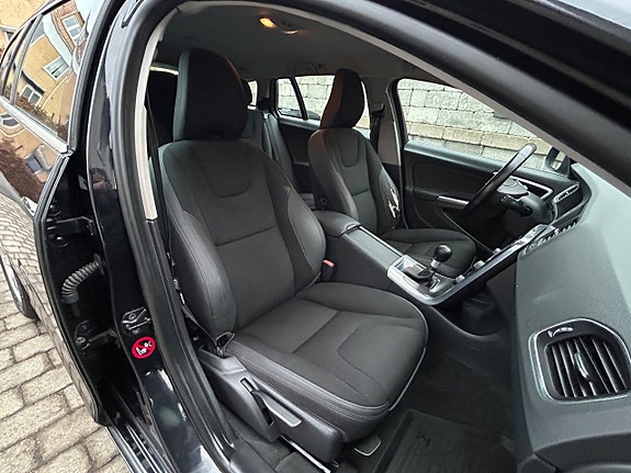 Volvo V60 18 of 30