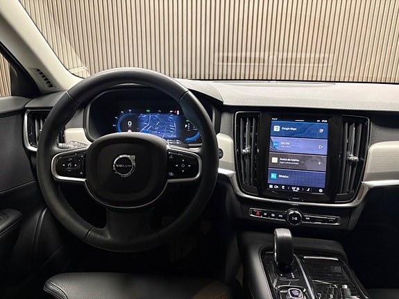 Volvo V90 10 of 16