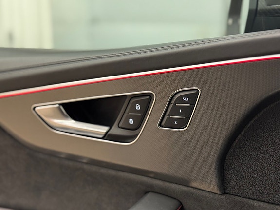 Audi RS Q8 22 of 27