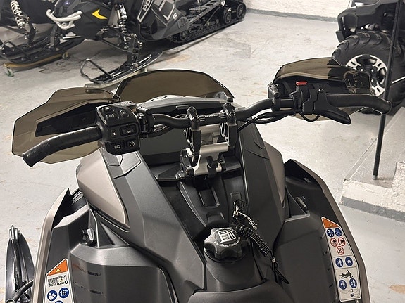 Ski-Doo Renegade XRS 850 E-Tec -23 Sveg 5 of 6