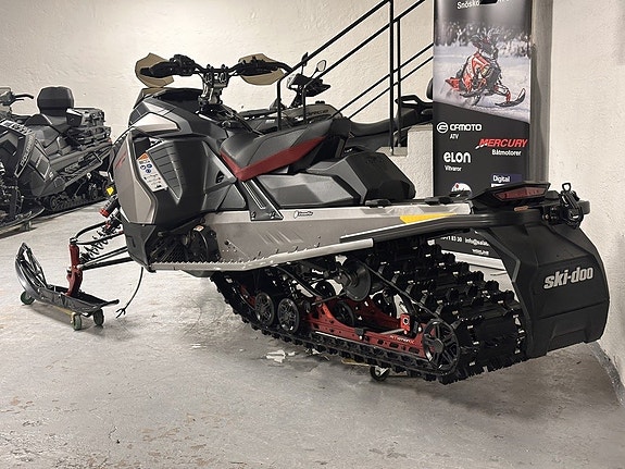 Ski-Doo Renegade XRS 850 E-Tec -23 Sveg 3 of 6