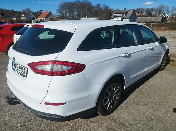 Ford Mondeo 2 of 3