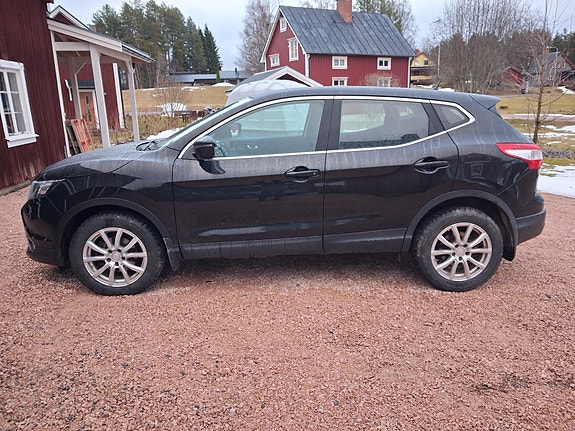 Nissan Qashqai 4 of 5