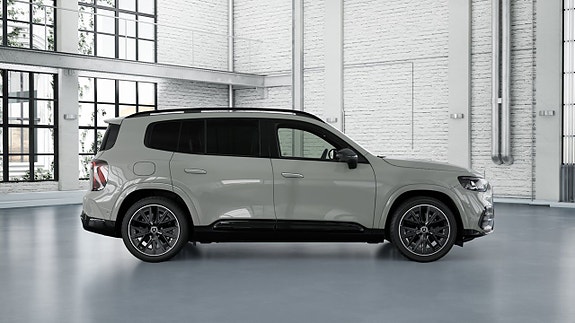 Mercedes-Benz GLB350 5 of 9