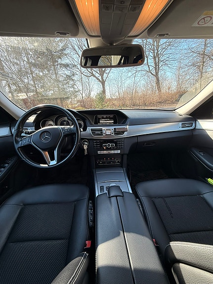 Mercedes-Benz E250 9 of 12