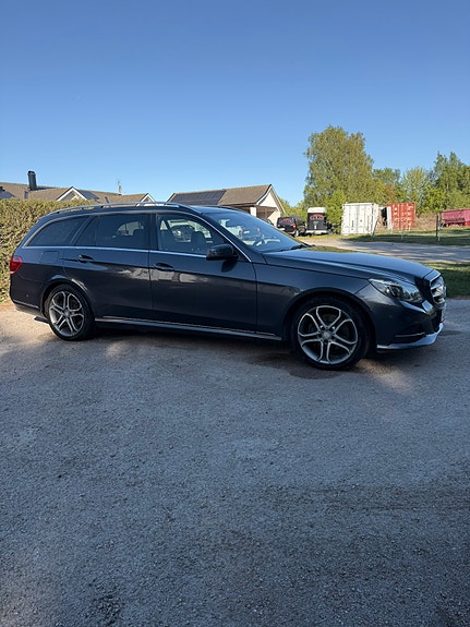 Mercedes-Benz E250 6 of 12